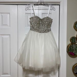 Perfect dress worn once for 4 hours